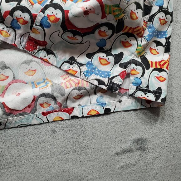 MNJ V-Neck Scrub Top Santa Claus with Penguins Holiday Theme Print 2 Pckts Sz XL - Picture 8 of 10